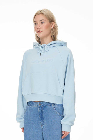 AVERY CROP HOOD/COPYWRITE Y2K BLUE